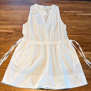 Splendid Sleeveless Dress with Side Ties and pockets